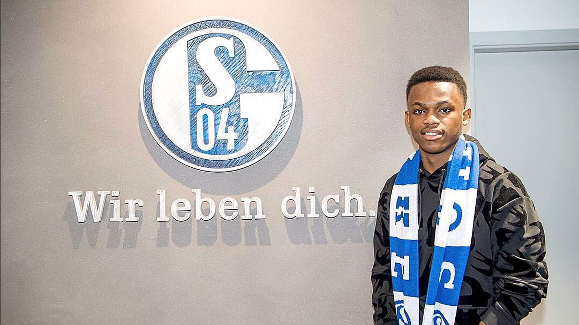 基德：库里是世界上最好的球员之一 我们在防守他时放松了.